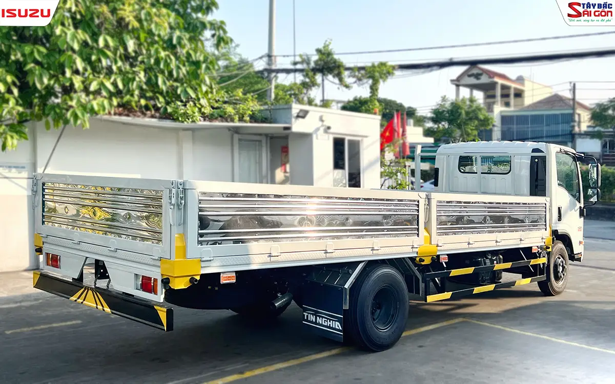 Xe Tải ISUZU NQR550 Thùng Lửng 6m2