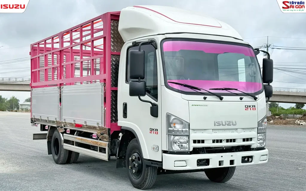 Xe Tải QKR210 Bửng Nhôm Thùng Mui Bạt ISUZU