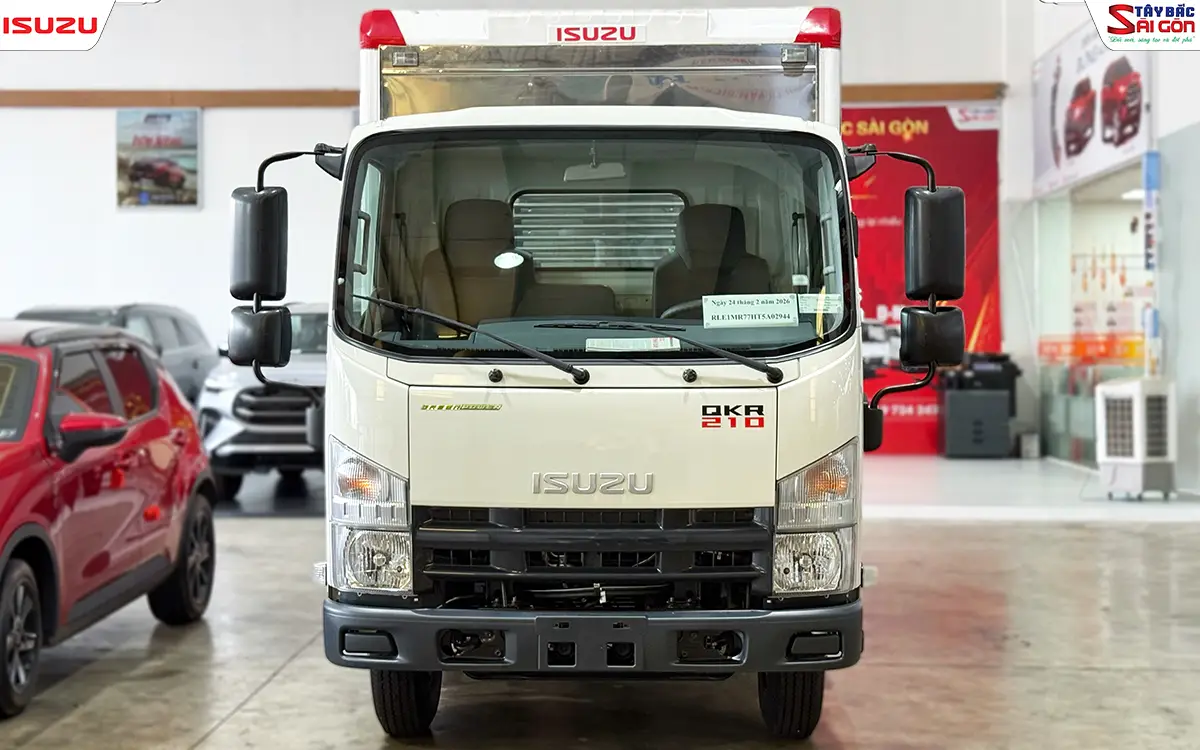 Đầu cabin xe tải nhẹ ISUZU QKR210 nhìn chính diện