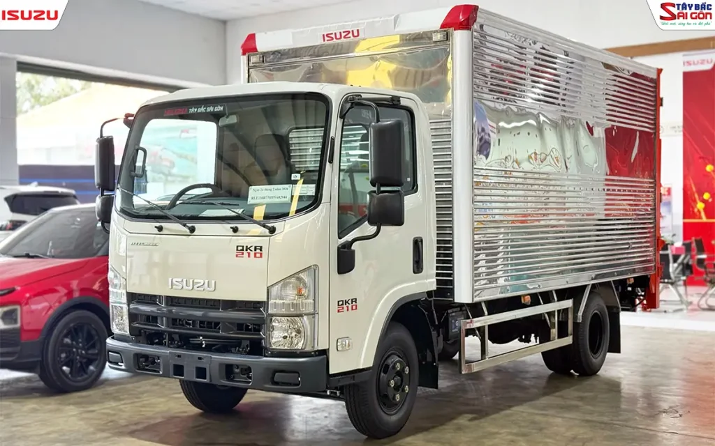 Xe Tải QKR210 Thùng Kín Bửng Nâng ISUZU