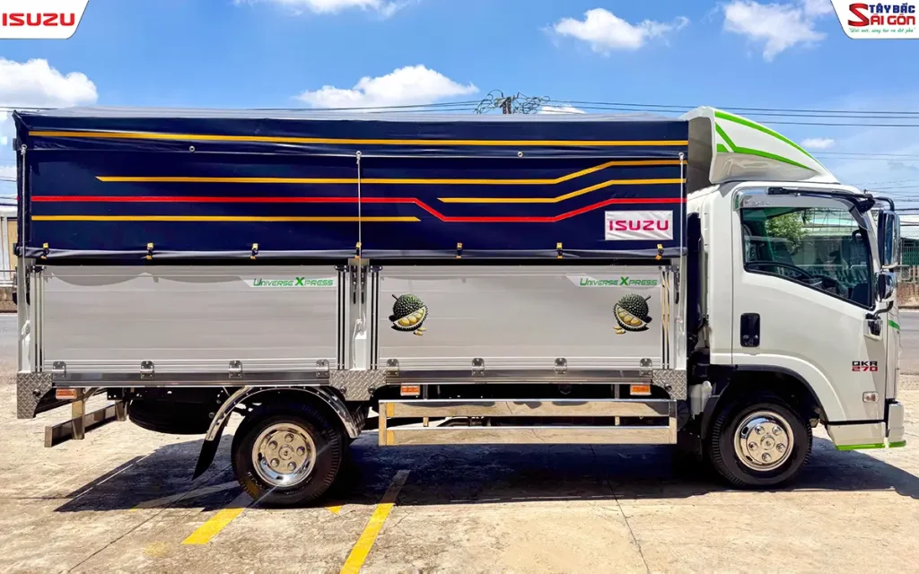 Xe Tải ISUZU QKR270 Thùng Mui Bạt Bửng Nhôm